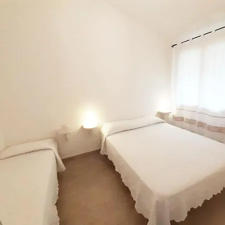 Апартаменти Apartment For 6-People In Olbia With Garden *