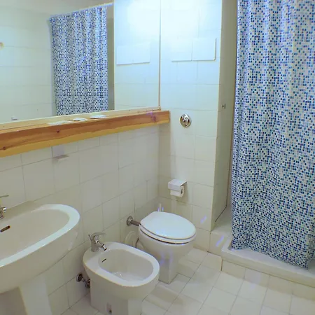 Апартаменти Apartment For 6-People In Olbia With Garden *